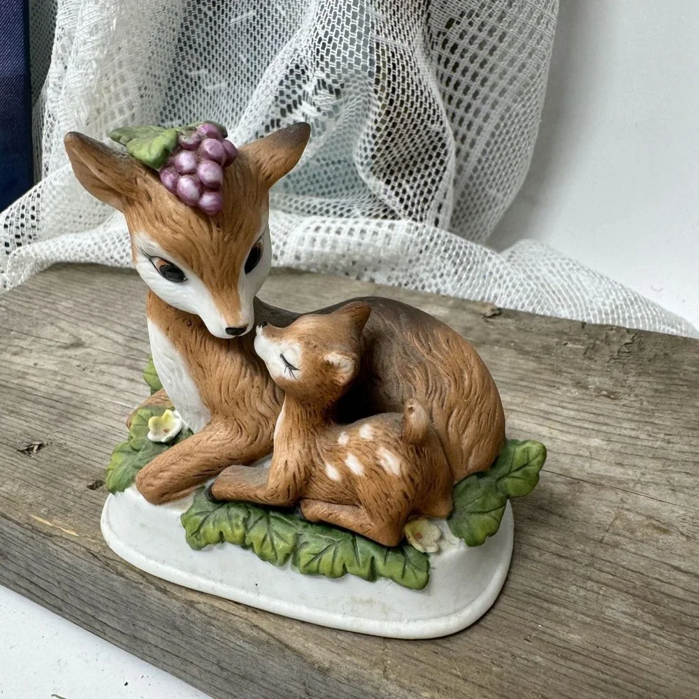 Vintage Porcelain  Mother Deer Doe & Baby Fawn Figurine - Picture 4 of 7